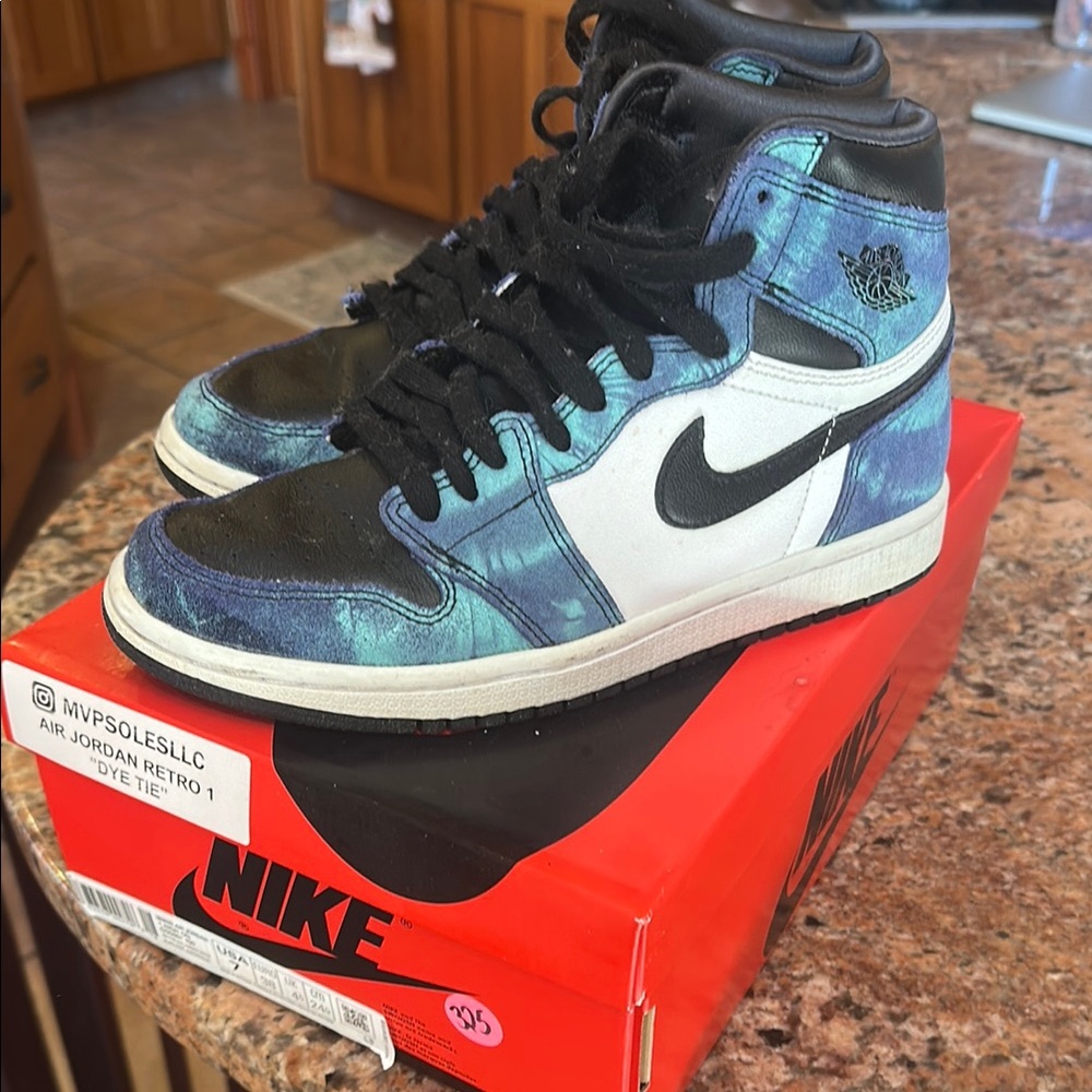 Nike Air Jordan Retro 1 Dye Tie Sneakers size 7
